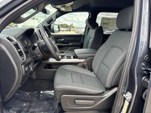 New 2026 RAM 1500 Express AWD/4WD image 4