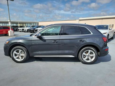 Certified 2023 Audi Q5 Premium w/ Convenience Package AWD/4WD image 3