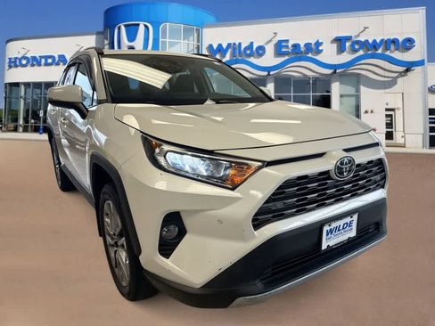 Used 2020 Toyota RAV4 Limited image 2