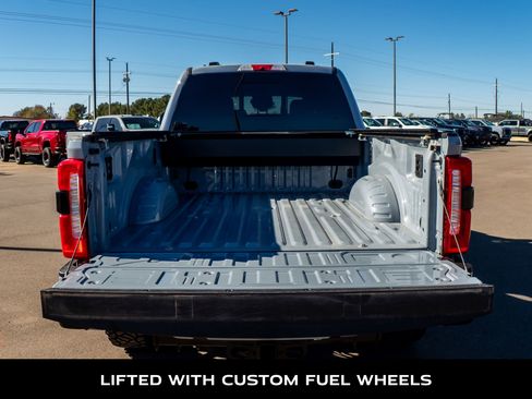 Used 2024 Ford F250 Lariat w/ Sport Appearance Package image 8