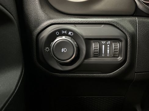 Used 2021 Jeep Wrangler Sport AWD/4WD image 22