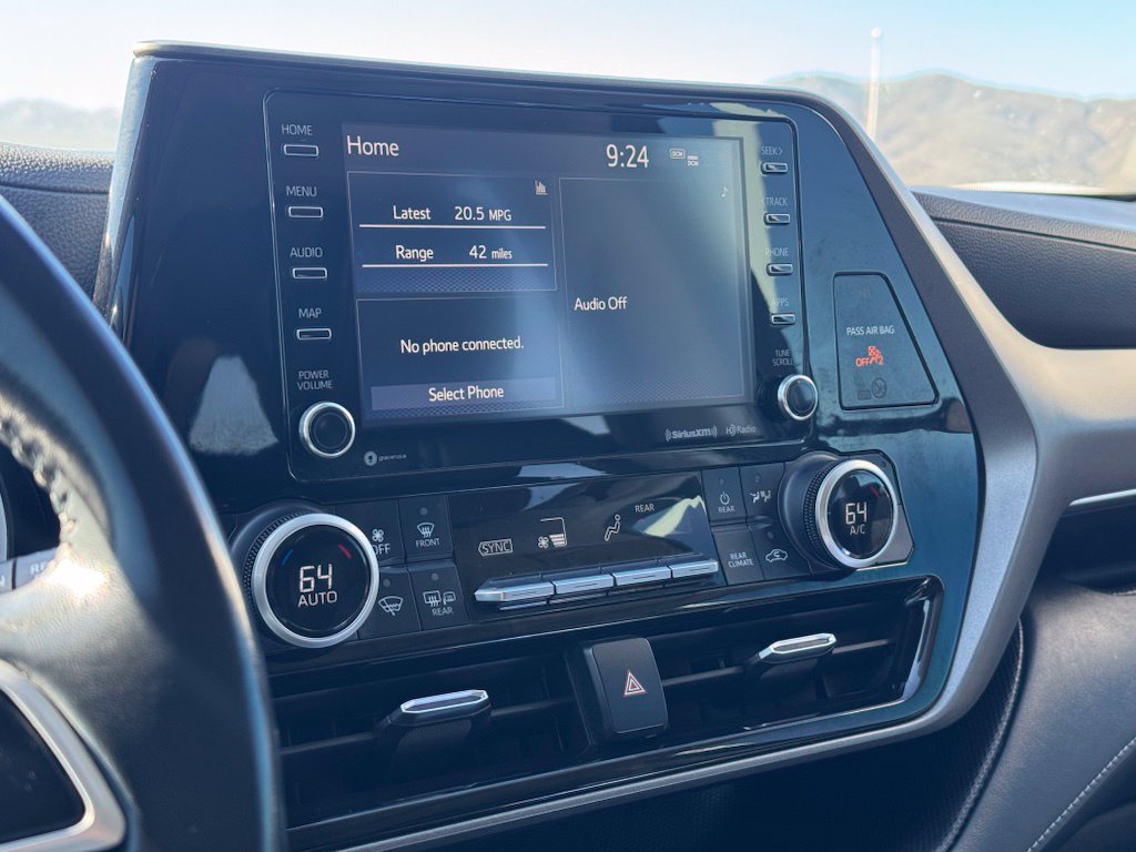 Used 2022 Toyota Highlander XLE FWD image 14