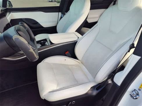 Used 2022 Tesla Model X Plaid image 15