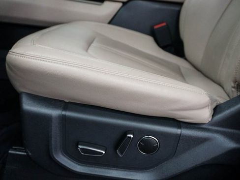 Used 2024 Ford Expedition Limited image 14