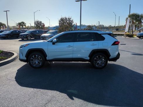 Used 2022 Toyota RAV4 XLE Premium image 8