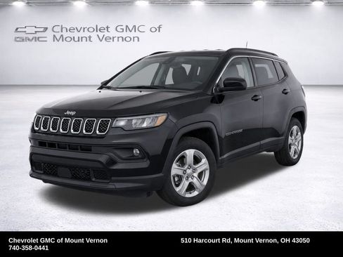 Used 2024 Jeep Compass Latitude AWD/4WD image 32
