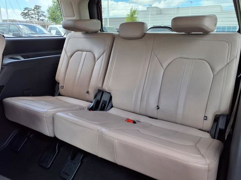 Used 2024 Ford Expedition Limited image 18