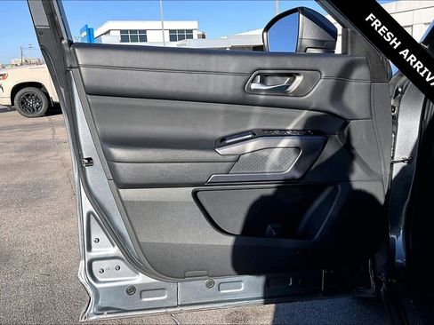 Used 2023 Nissan Pathfinder SL image 19