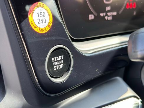 Certified 2025 Porsche Cayenne E-Hybrid AWD/4WD image 17