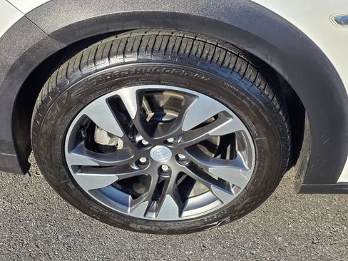 Used 2018 Buick Regal Essence w/ Driver Confidence Package #1 image 11