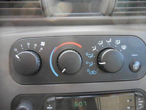 Used 2006 Chrysler Sebring LX image 9