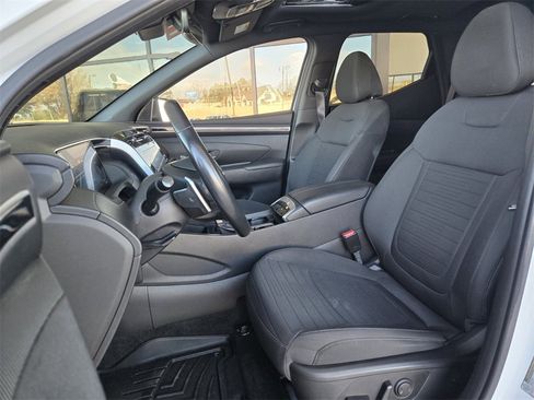 Used 2022 Hyundai Santa Cruz SEL Premium image 9