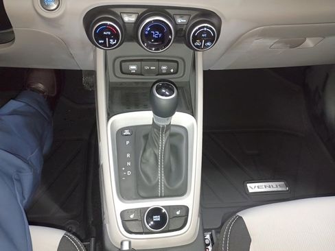 New 2026 Hyundai Venue SEL image 15