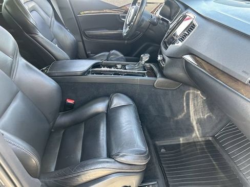 Used 2017 Volvo XC90 T6 Momentum w/ Vision Package AWD/4WD image 13