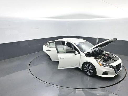 Used 2022 Nissan Altima 2.5 SV FWD image 30