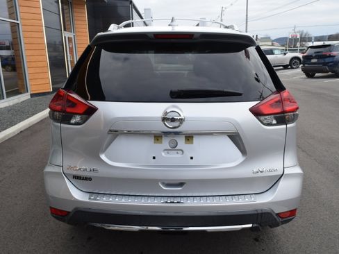 Used 2018 Nissan Rogue SV image 7