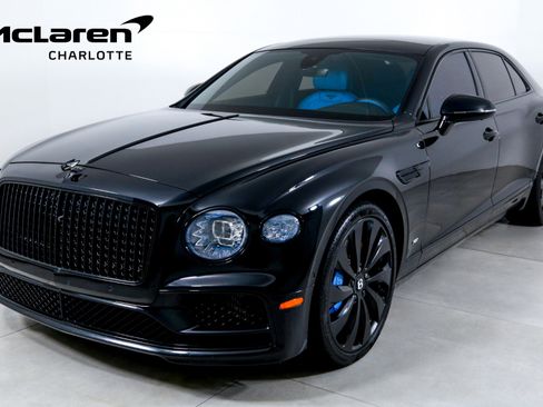 Used 2022 Bentley Flying Spur V8 image 1