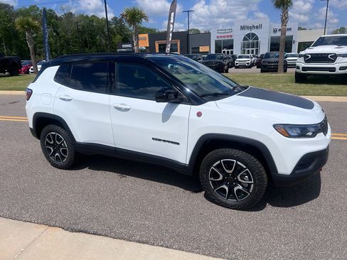 New 2026 Jeep Compass Trailhawk image 5