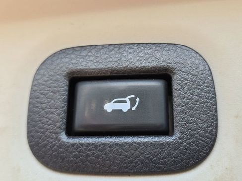 Used 2019 Nissan Rogue SV AWD/4WD image 30