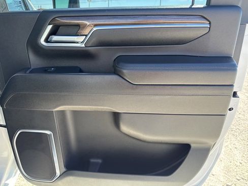 Used 2024 Chevrolet Silverado 2500 LT image 25