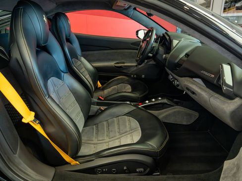 Certified 2018 Ferrari 488 GTB RWD image 18