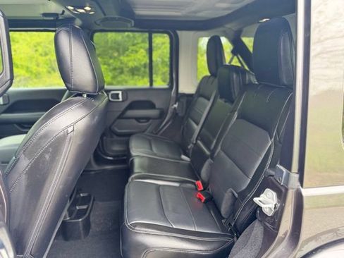 Used 2021 Jeep Wrangler Unlimited Sahara AWD/4WD image 14
