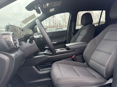 Used 2025 Chevrolet Equinox LT image 11