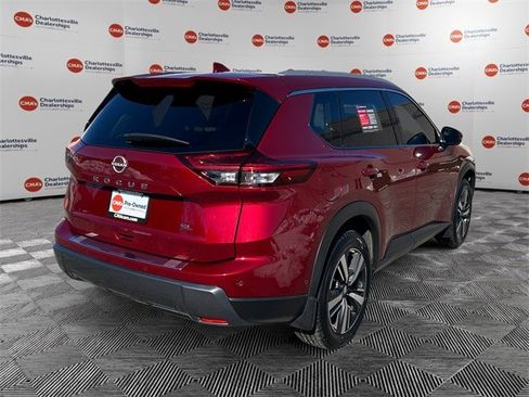 Used 2024 Nissan Rogue SL w/ SL Premium Package image 5