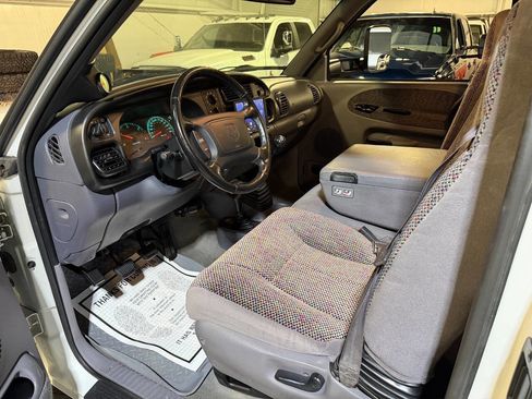Used 2002 Dodge Ram 2500 Truck SLT AWD/4WD image 3
