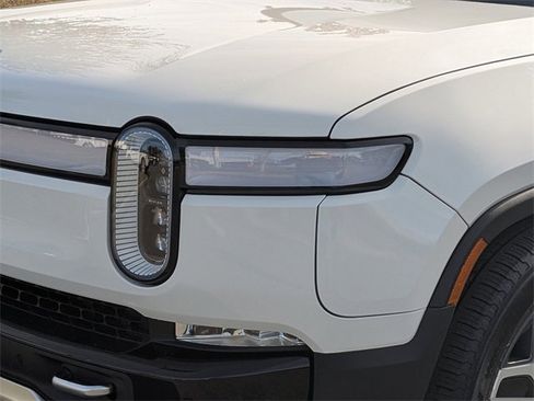 Used 2023 Rivian R1S Adventure image 9