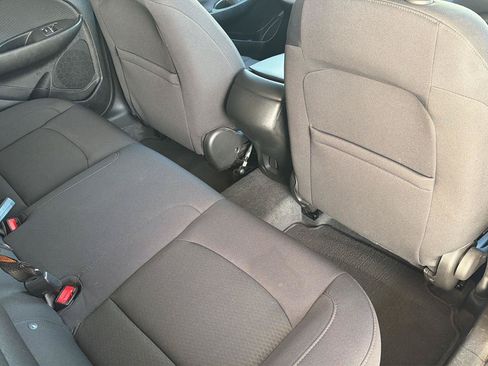 Used 2022 Chevrolet Malibu RS FWD image 36