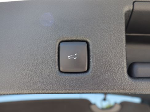 Used 2024 Ford Escape Platinum w/ Premium Technology Package AWD/4WD image 28