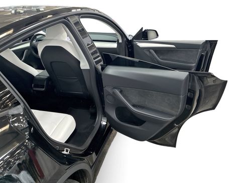 Certified 2023 Tesla Model Y Long Range AWD/4WD image 12