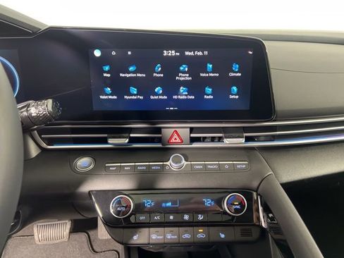 New 2026 Hyundai Elantra Limited image 21