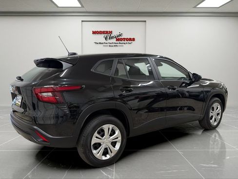 Used 2026 Chevrolet Trax LS FWD image 5