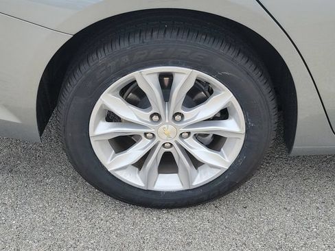 Used 2025 Chevrolet Malibu LT FWD image 7
