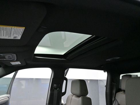 Used 2025 Chevrolet Silverado 1500 ZR2 w/ Technology Package image 28