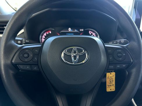 Used 2025 Toyota RAV4 LE image 20
