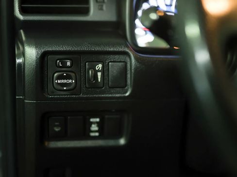 Used 2018 Toyota 4Runner SR5 Premium image 14