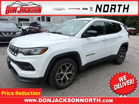 Used 2024 Jeep Compass Latitude AWD/4WD image 1