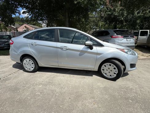 Used 2019 Ford Fiesta S FWD image 5