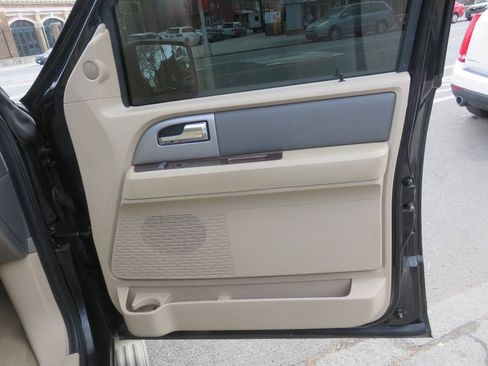 Used 2014 Ford Expedition EL XLT w/ Equipment Group 202A AWD/4WD image 29