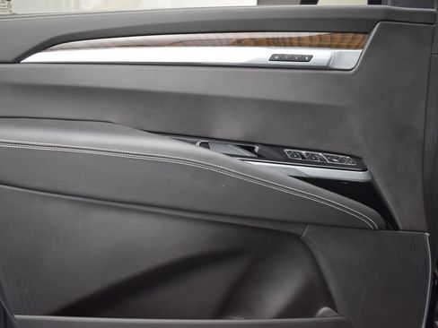 Used 2025 Cadillac Escalade Sport Platinum AWD/4WD image 9