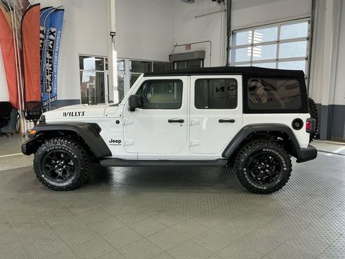 Used 2022 Jeep Wrangler Unlimited Sport image 35