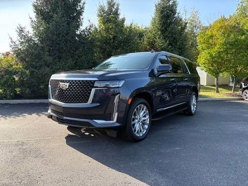 Used 2022 Cadillac Escalade ESV Premium Luxury AWD/4WD image 1