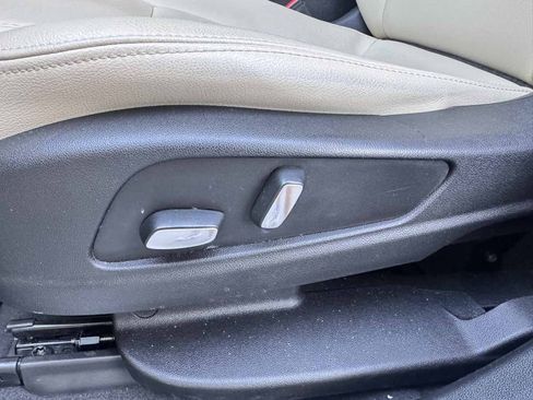 Used 2018 Cadillac XT5 FWD w/ LPO, Wheel Lock Package image 37
