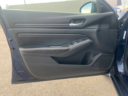Used 2022 Nissan Altima 2.5 SR AWD/4WD image 10