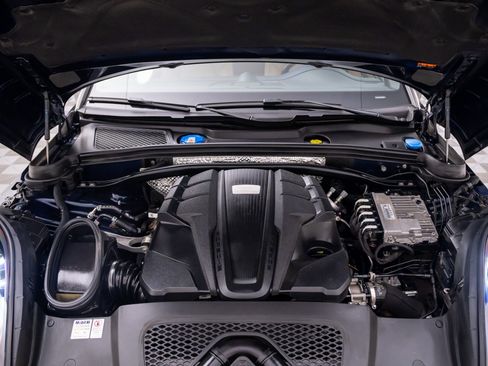 Used 2020 Porsche Macan S AWD/4WD image 33