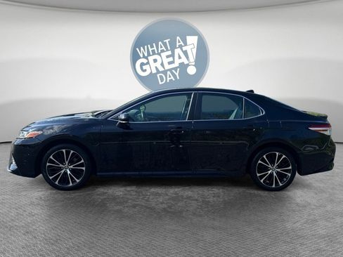 Used 2020 Toyota Camry SE w/ Cold Weather Package AWD/4WD image 6