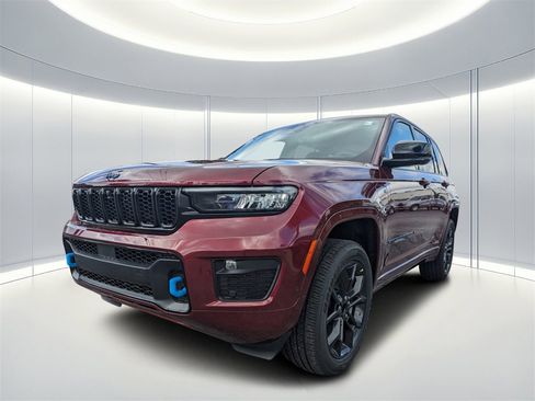 New 2025 Jeep Grand Cherokee Limited 4xe image 8